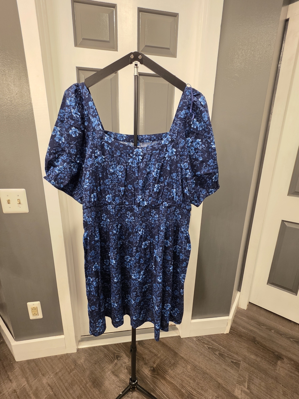 Old Navy Navy Blue Floral Midi Dress